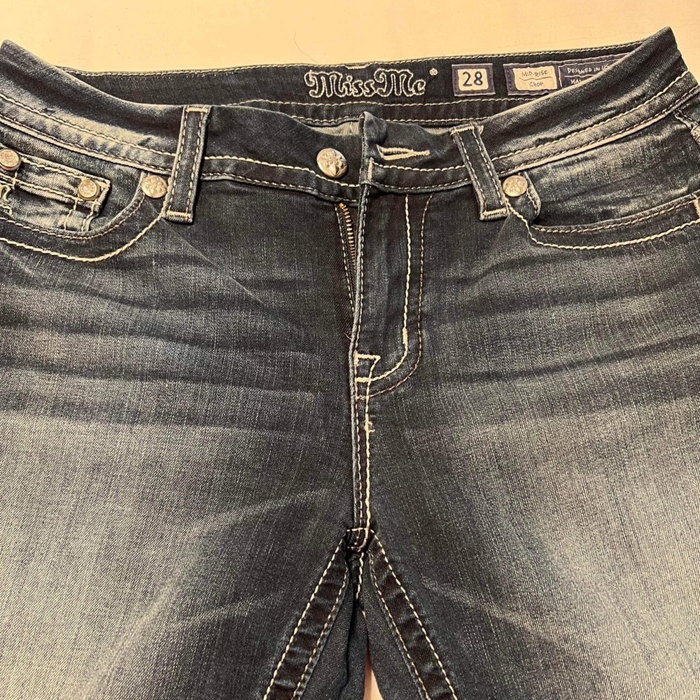 Miss Me Jeans | Mid-rise Crop | Size 28